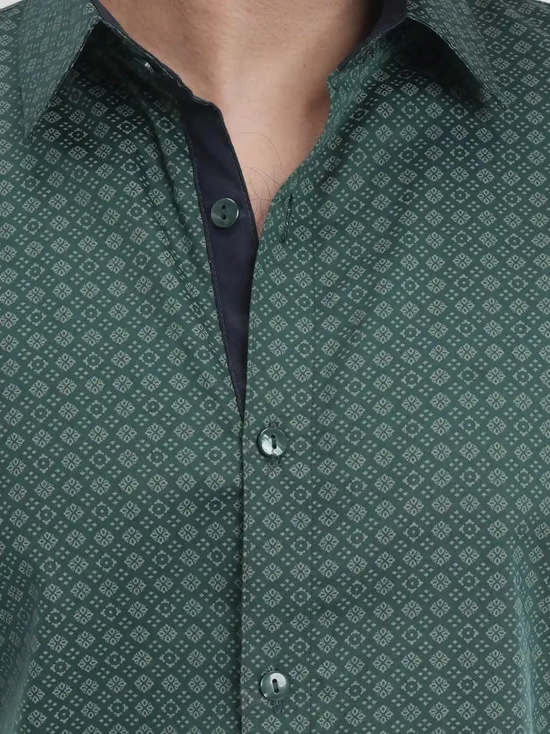 Men's Short Sleeve Casual Shirt in Dark Green Printed