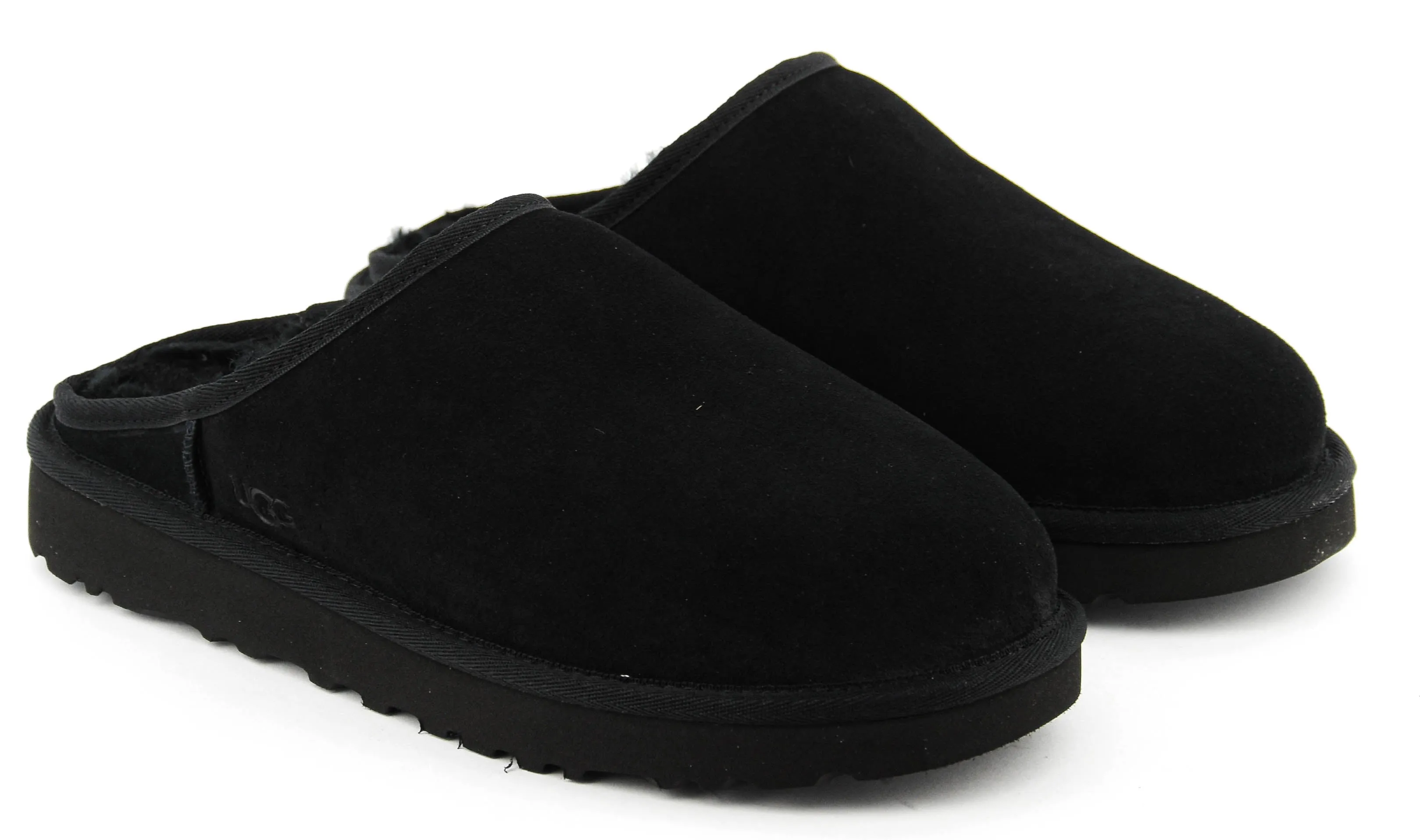 UGG CLASSIC SLIP ON BLACK