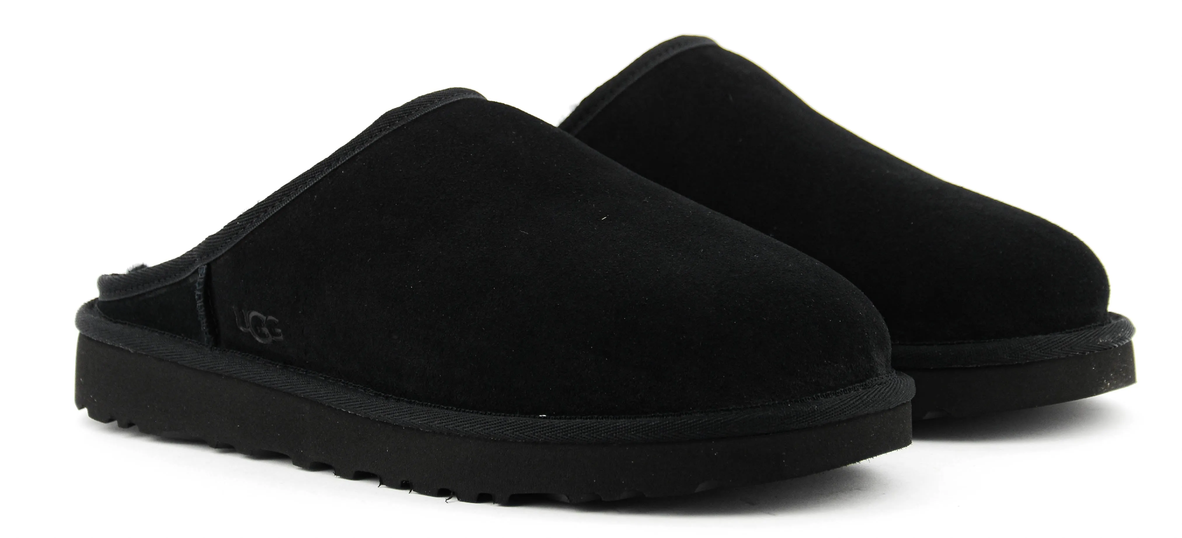 UGG CLASSIC SLIP ON BLACK