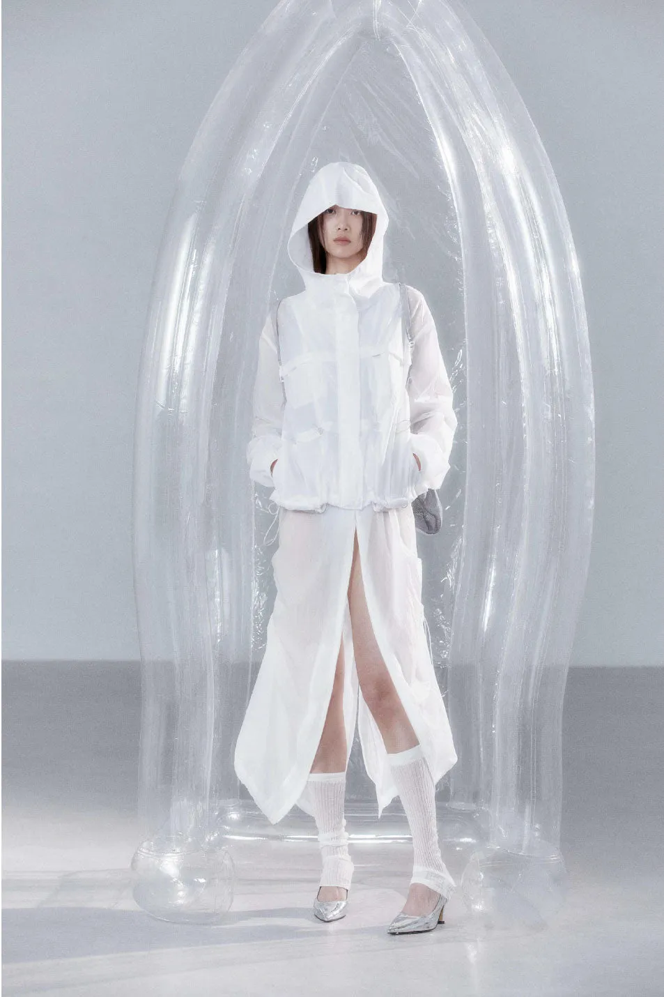 Water repellent light coat white